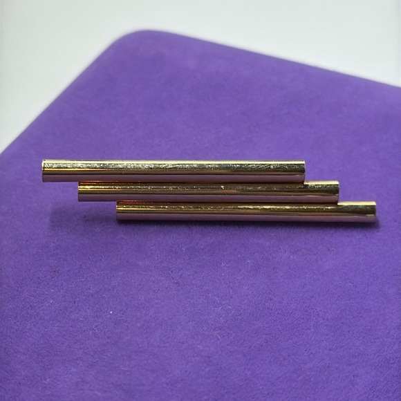 💛 Gold Tone Bar Brooch - Picture 1 of 1